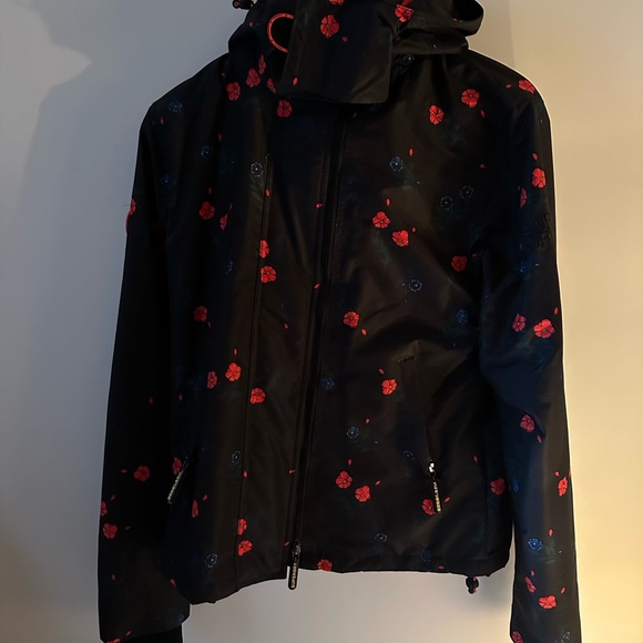 Cny Hooded Sd Windcheater Womens - Picture 4 of 11